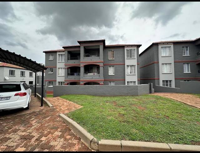 2 BEDROOM APARTMENT FOR SALE IN CASTLEVIEW